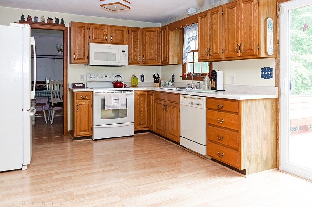 135 Douglas Road Webster, MA 01570 - Photo 11 of 24