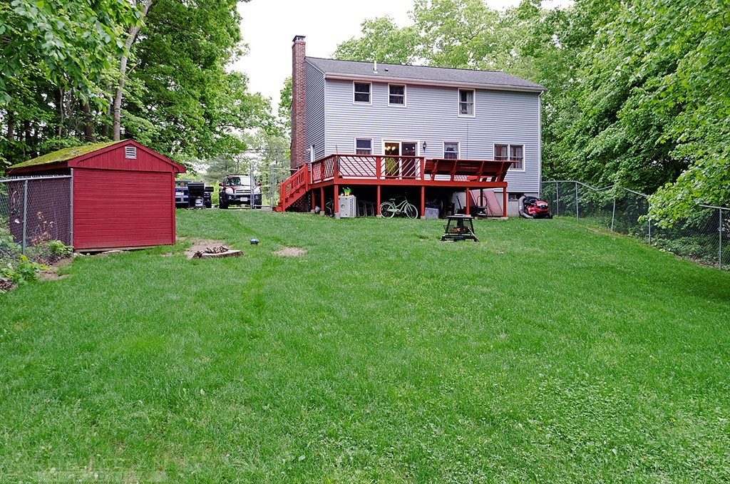 135 Douglas Road Webster, MA 01570 - Photo 3 of 24
