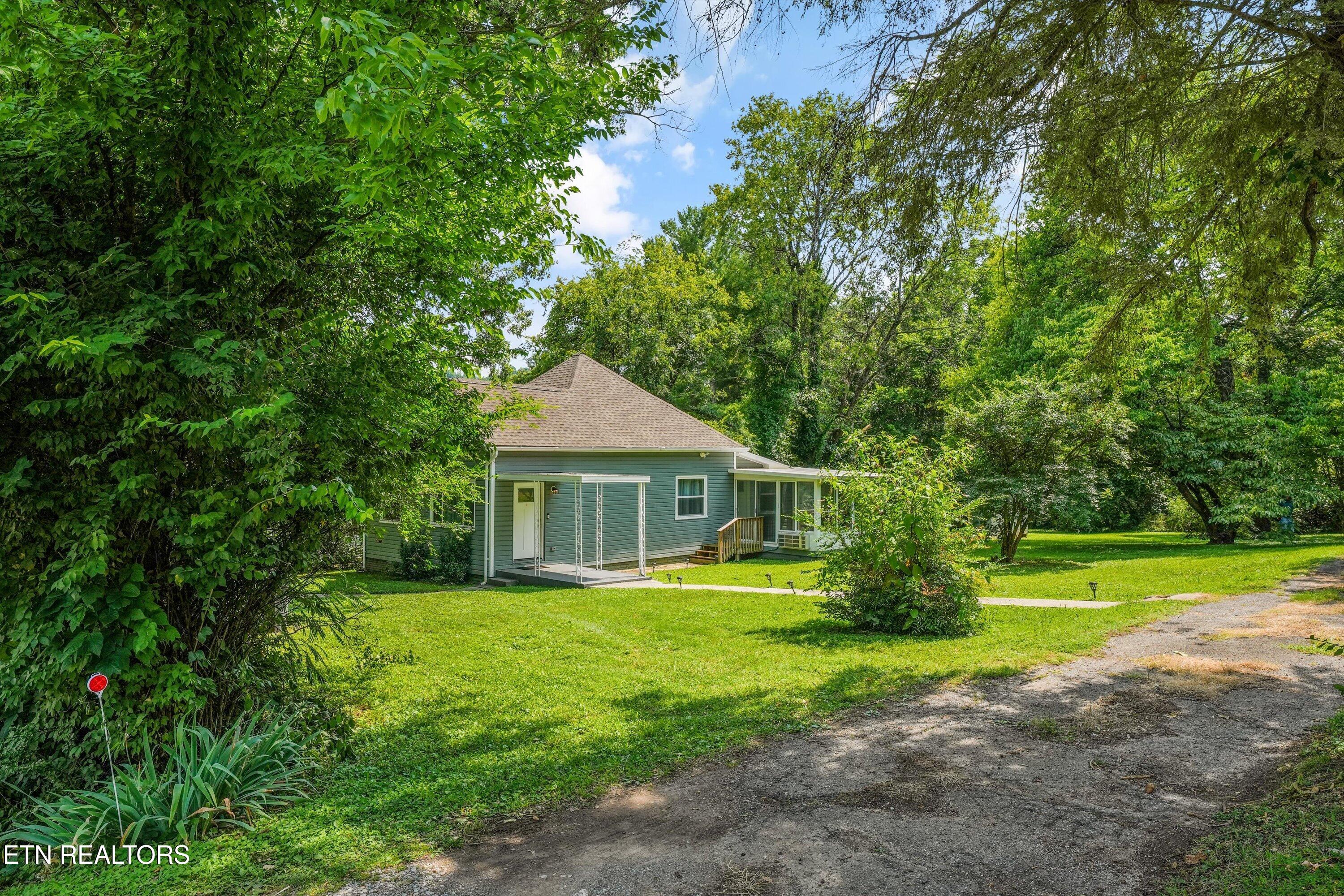 4201 Coster Road Knoxville, TN 37912 - Photo 4 of 32 03-4201 Coster Rd 35