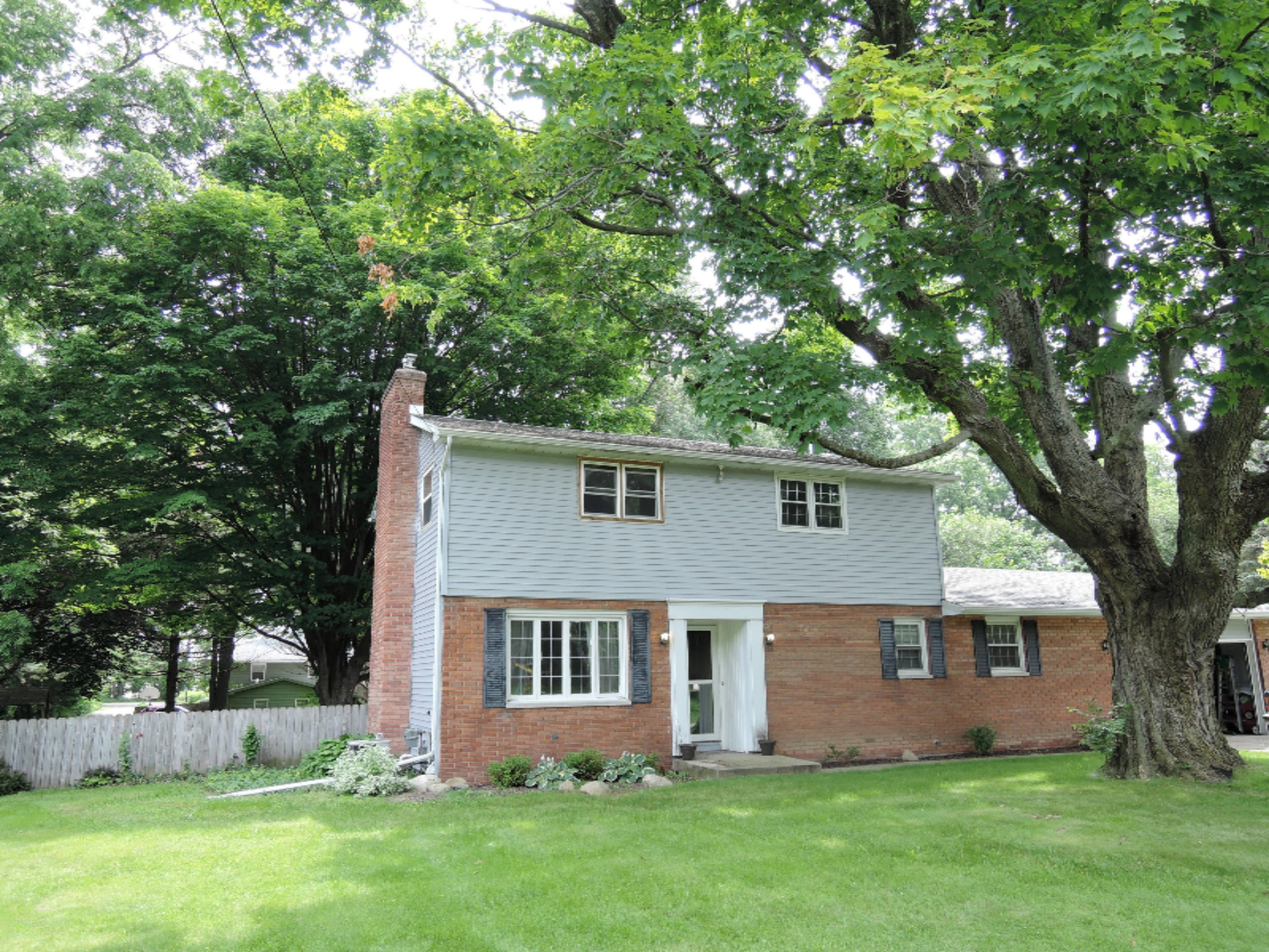3814 Stonegate Road Kalamazoo, MI 49004 - Photo 2 of 34 3814 Stonegate