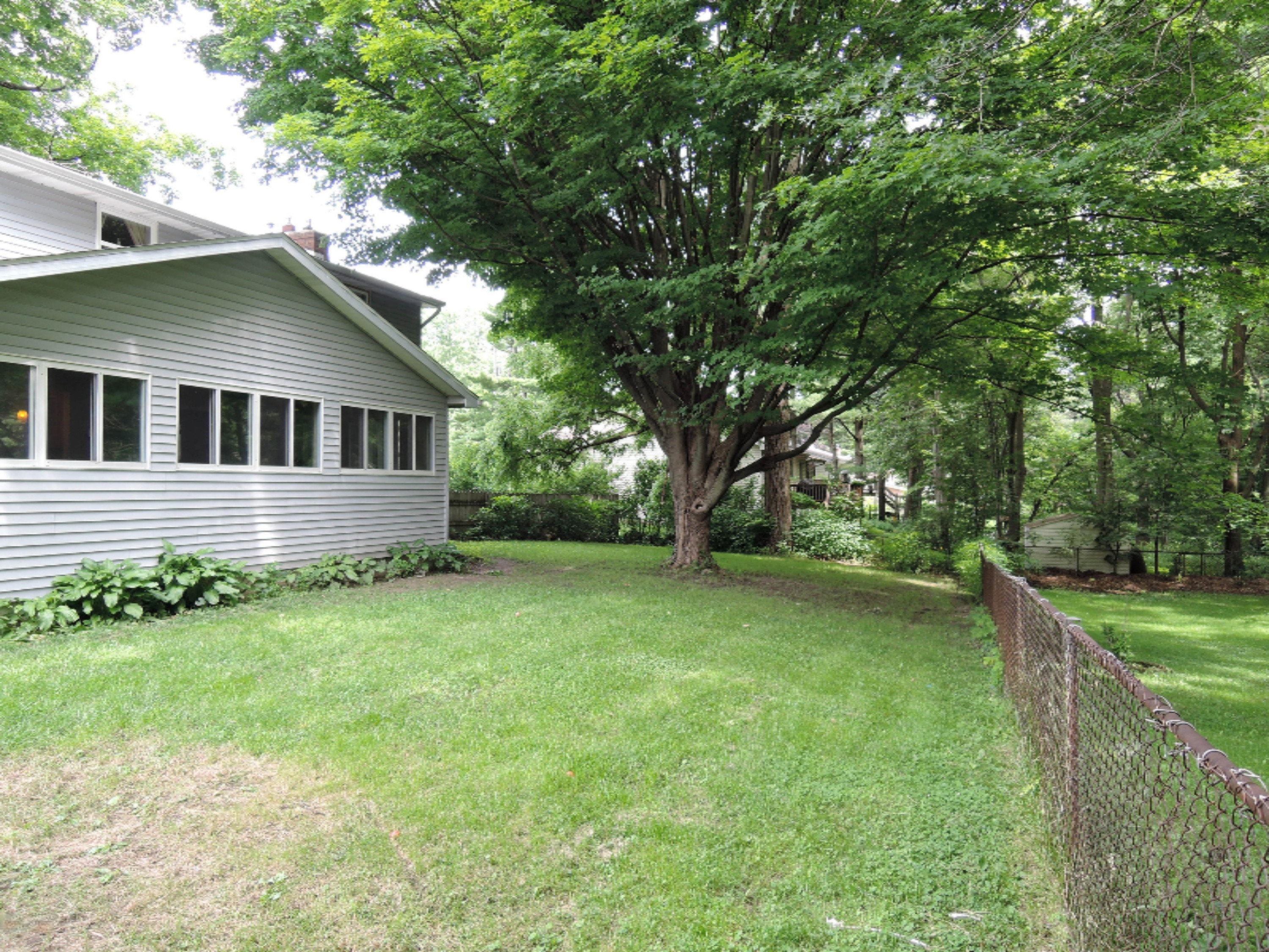 3814 Stonegate Road Kalamazoo, MI 49004 - Photo 28 of 34 3814 Stonegate