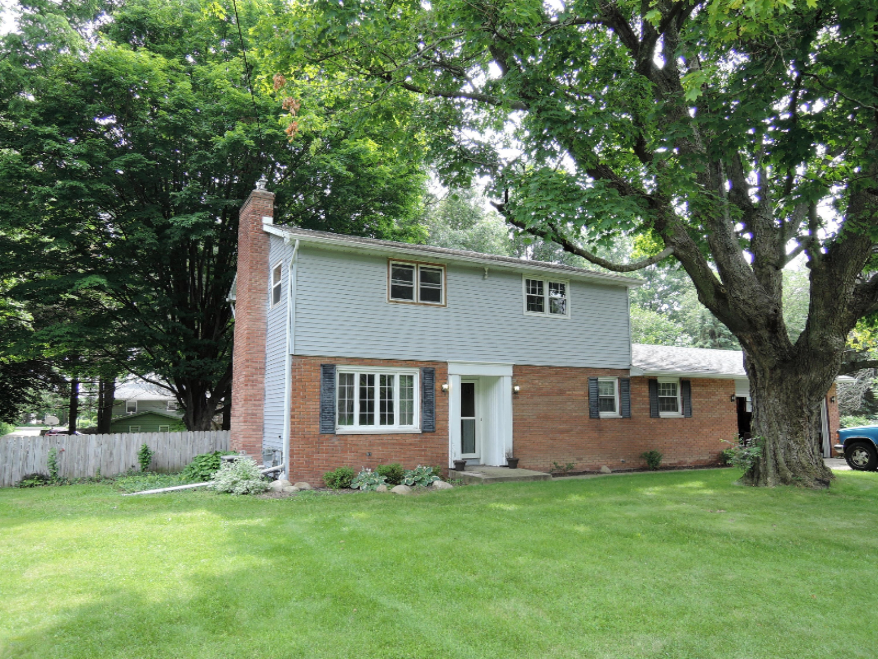 3814 Stonegate Road Kalamazoo, MI 49004 - Photo 3 of 34 3814 Stonegate