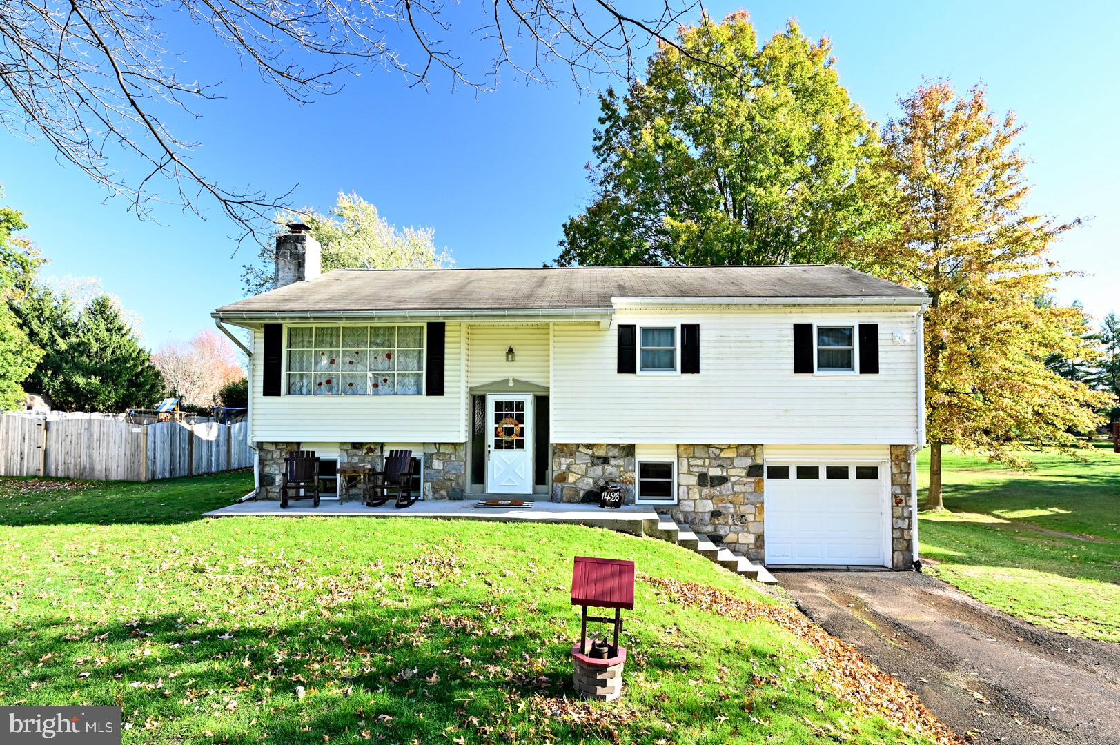 1426 Woodmere Road Pottstown, PA 19464 - Photo 2 of 30