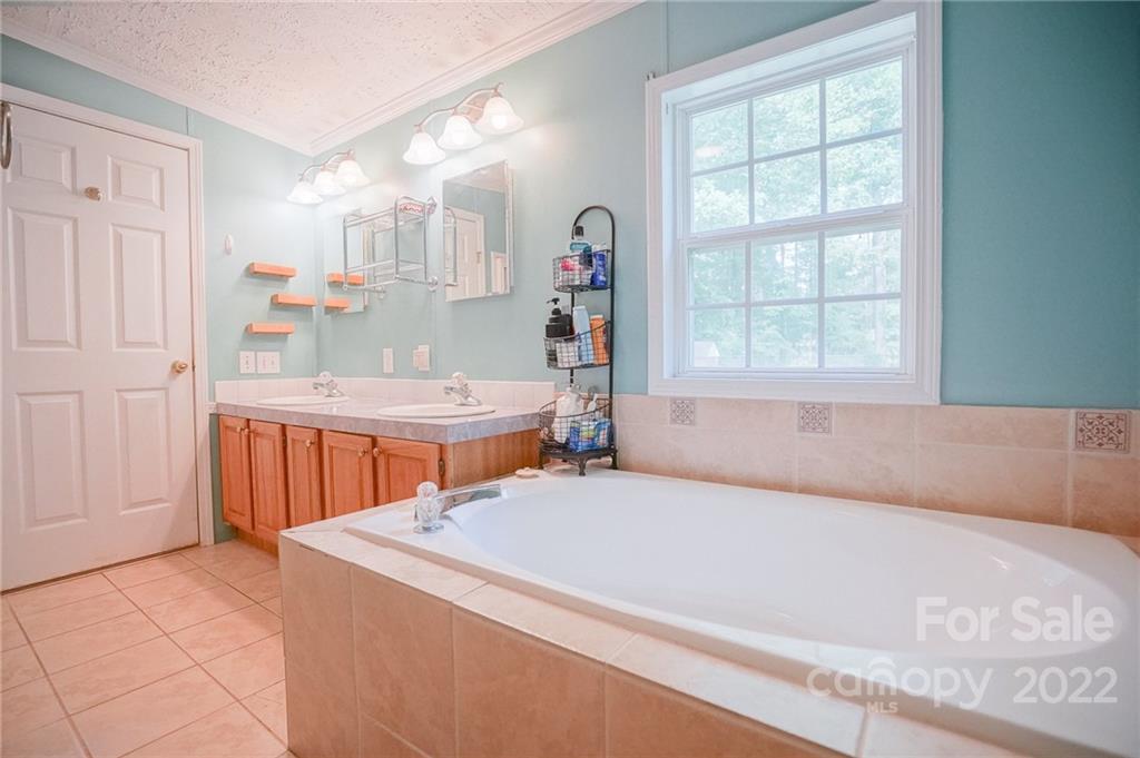 11100 Coble Road Charlotte, NC 28227 - Photo 15 of 41 Gallery Image 15