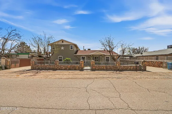 $250,000 | 380 Innsbruck Avenue, Socorro, TX 79927