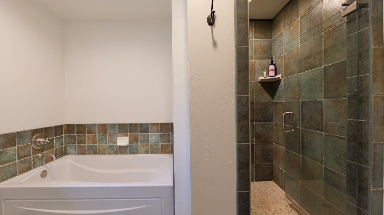 7159 Crowfoot Road Trail, OR 97541 - Photo 33 of 58 Upstairs Bathroom #2