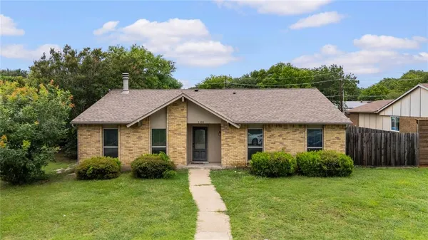 $2,400 | 1105 Joshua Tree Drive, Plano, TX 75023