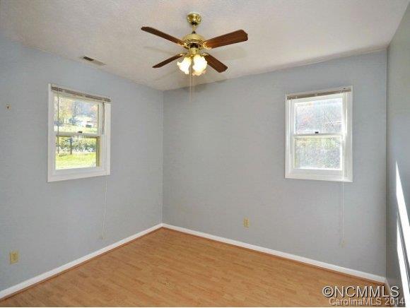 402 Elbert Burnett Road Canton, NC 28716 - Photo 7 of 11