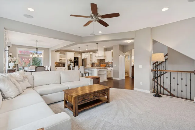 $844,900 | 2559 Woods Drive, Victoria, MN 55386