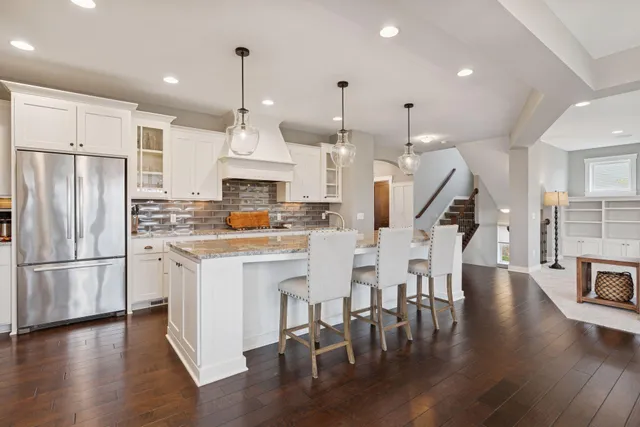 $844,900 | 2559 Woods Drive, Victoria, MN 55386