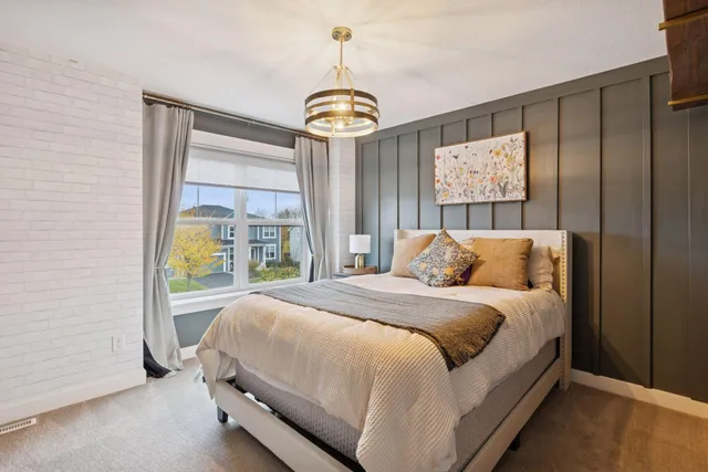 $844,900 | 2559 Woods Drive, Victoria, MN 55386