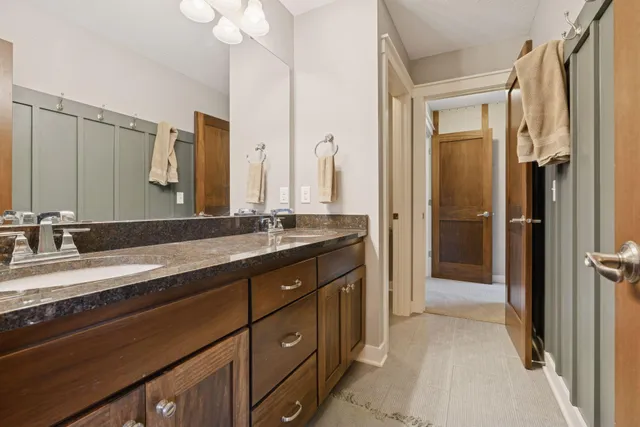 $844,900 | 2559 Woods Drive, Victoria, MN 55386