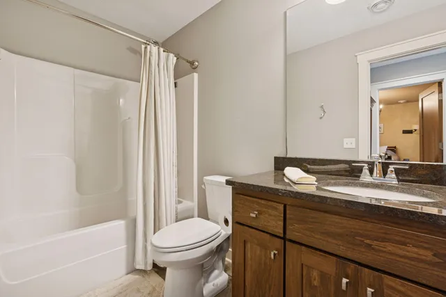 $844,900 | 2559 Woods Drive, Victoria, MN 55386