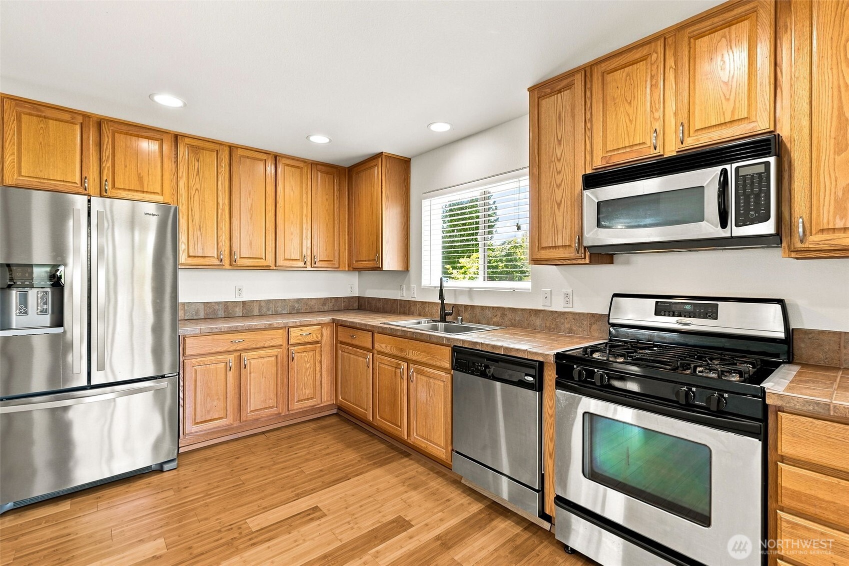 3086 Walker Road DuPont, WA 98327 - Photo 6 of 27 Gallery Image 6