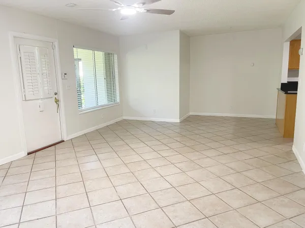 $1,900 | 5971 La Pinata Boulevard, Unit B1, Greenacres, FL 33463