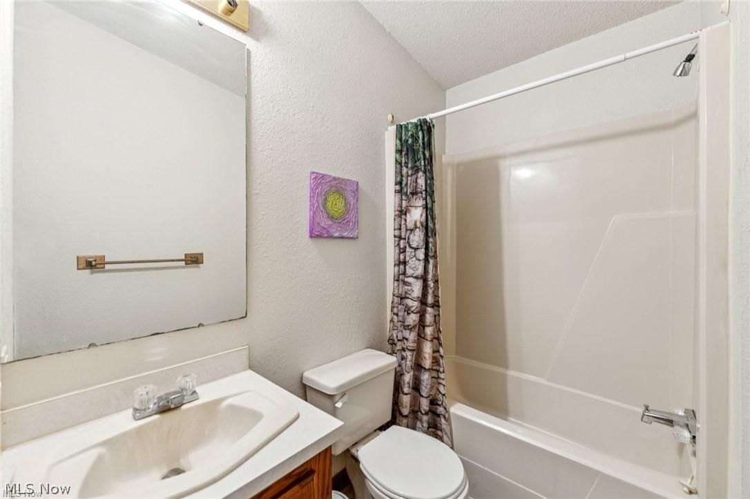 14525 Sperry Road Newbury, OH 44065 - Photo 23 of 36 Bathroom