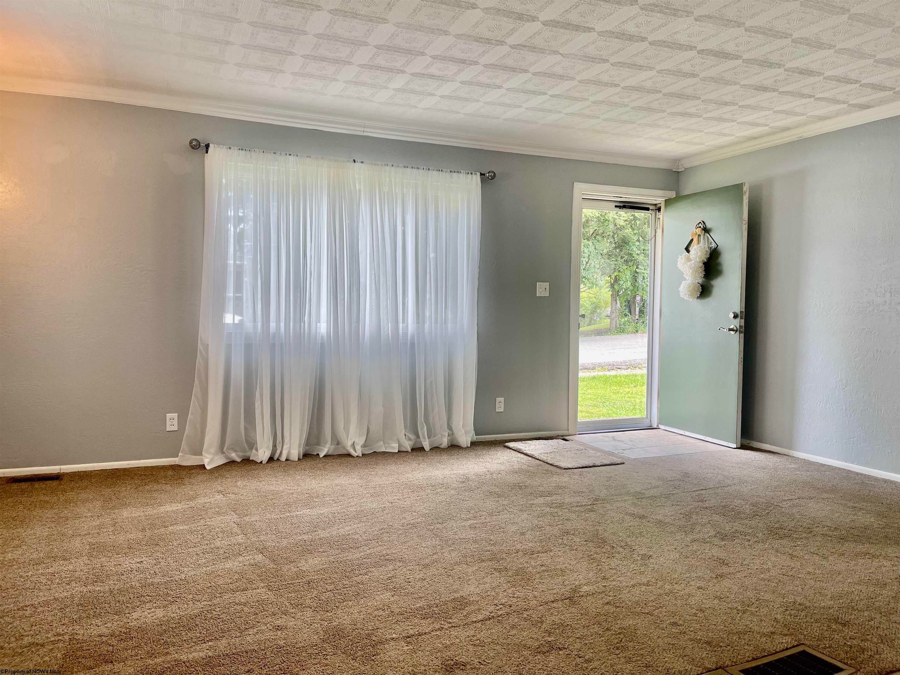 108 Wakefield Road Fairmont, WV 26554 - Photo 6 of 39 Gallery Image 6