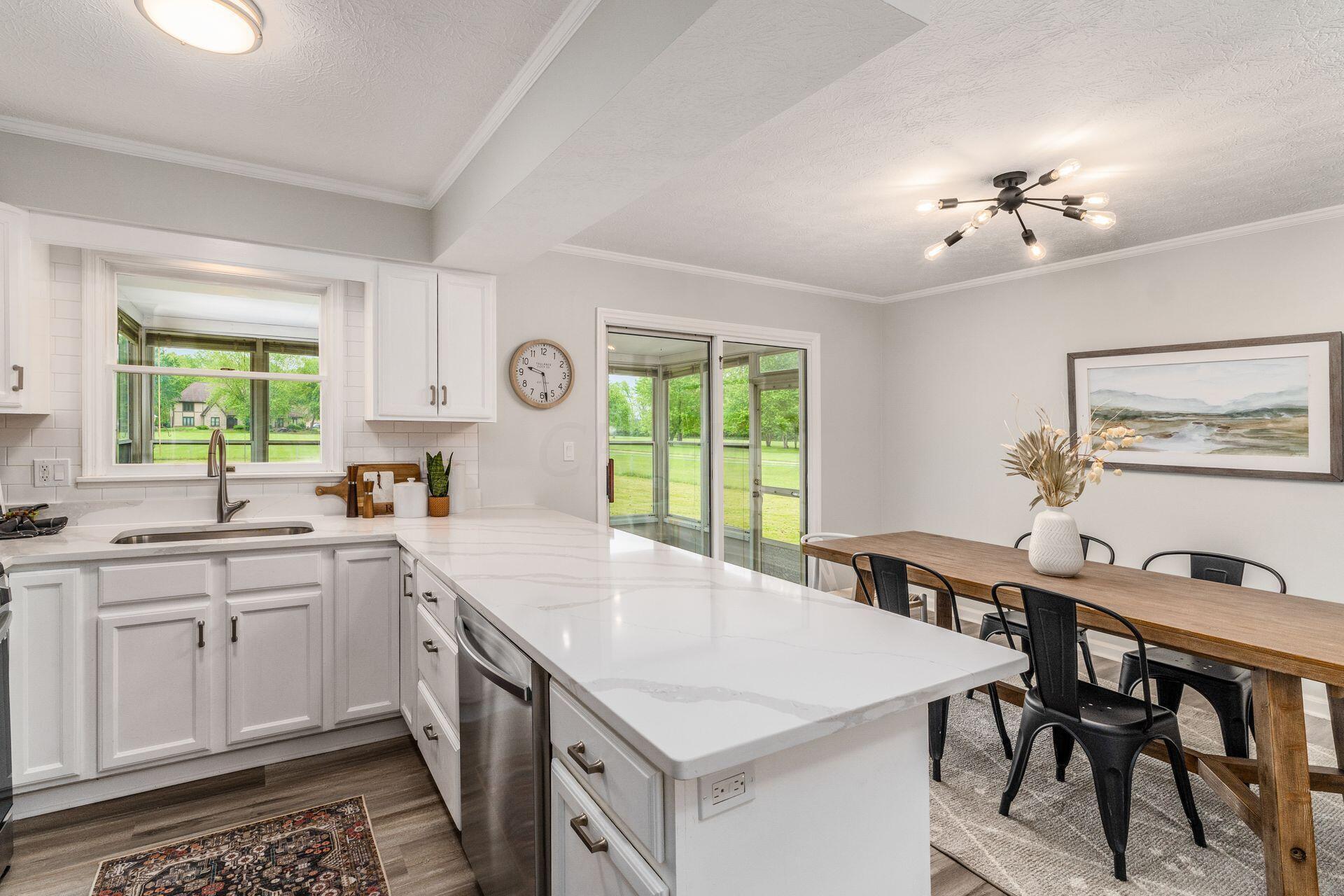 5320 Ebright Road Canal Winchester, OH 43110 - Photo 6 of 22 Kitchen