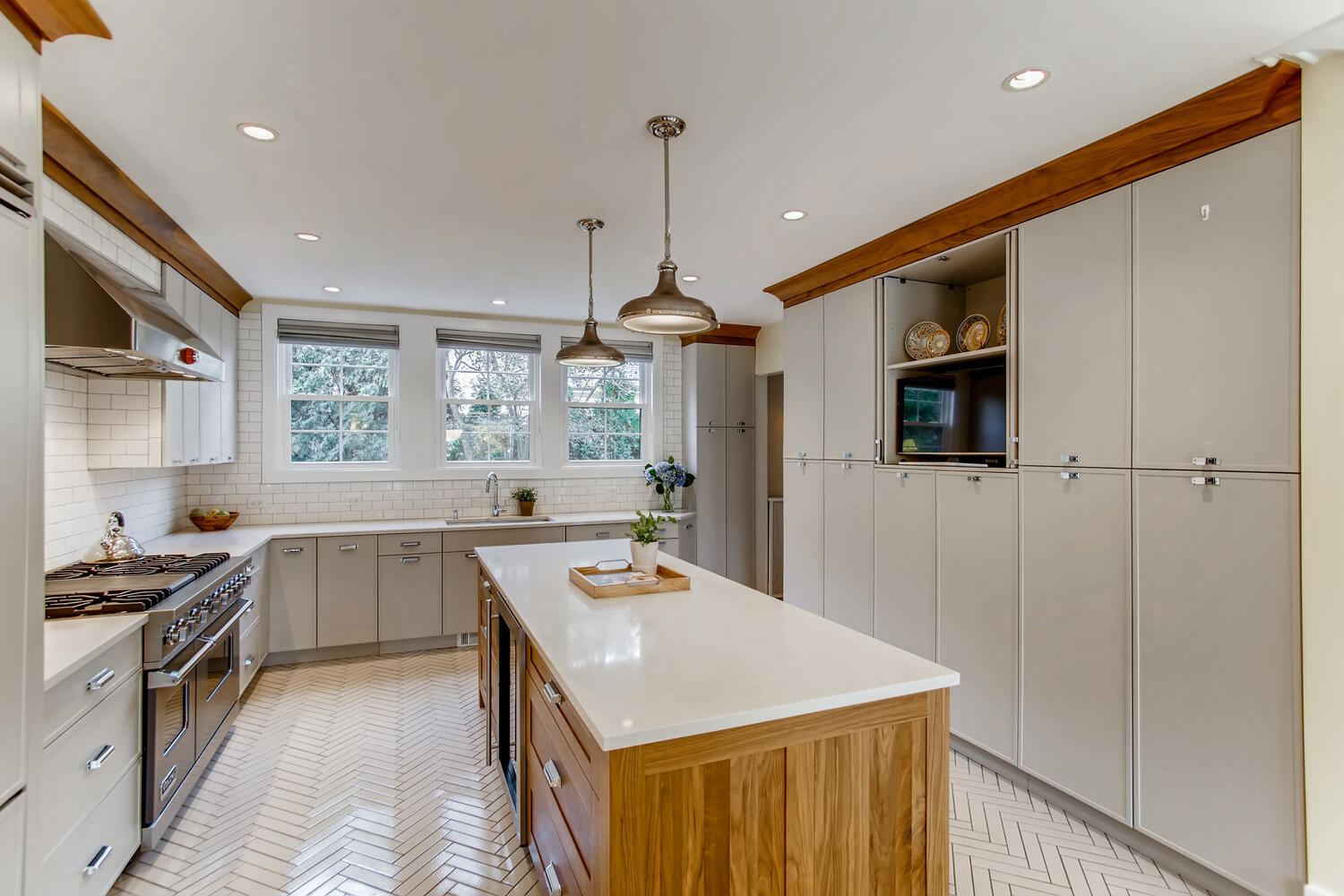 950 Eastwood Road Glencoe, IL 60022 - Photo 18 of 52