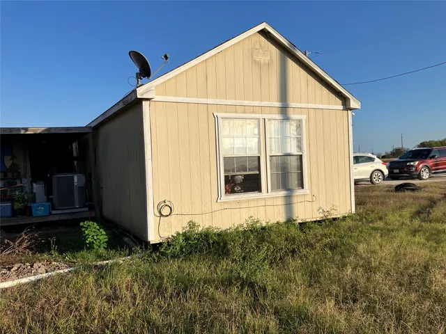 $170,000 | 106 Avalon, Palacios, TX 77465