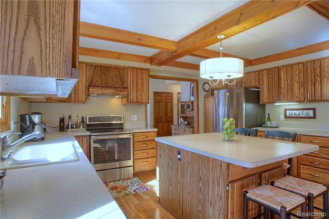 1391 Springwood Lane Rochester, MI 48309 - Photo 9 of 37 8- Kitchen_2nd_View.jpg