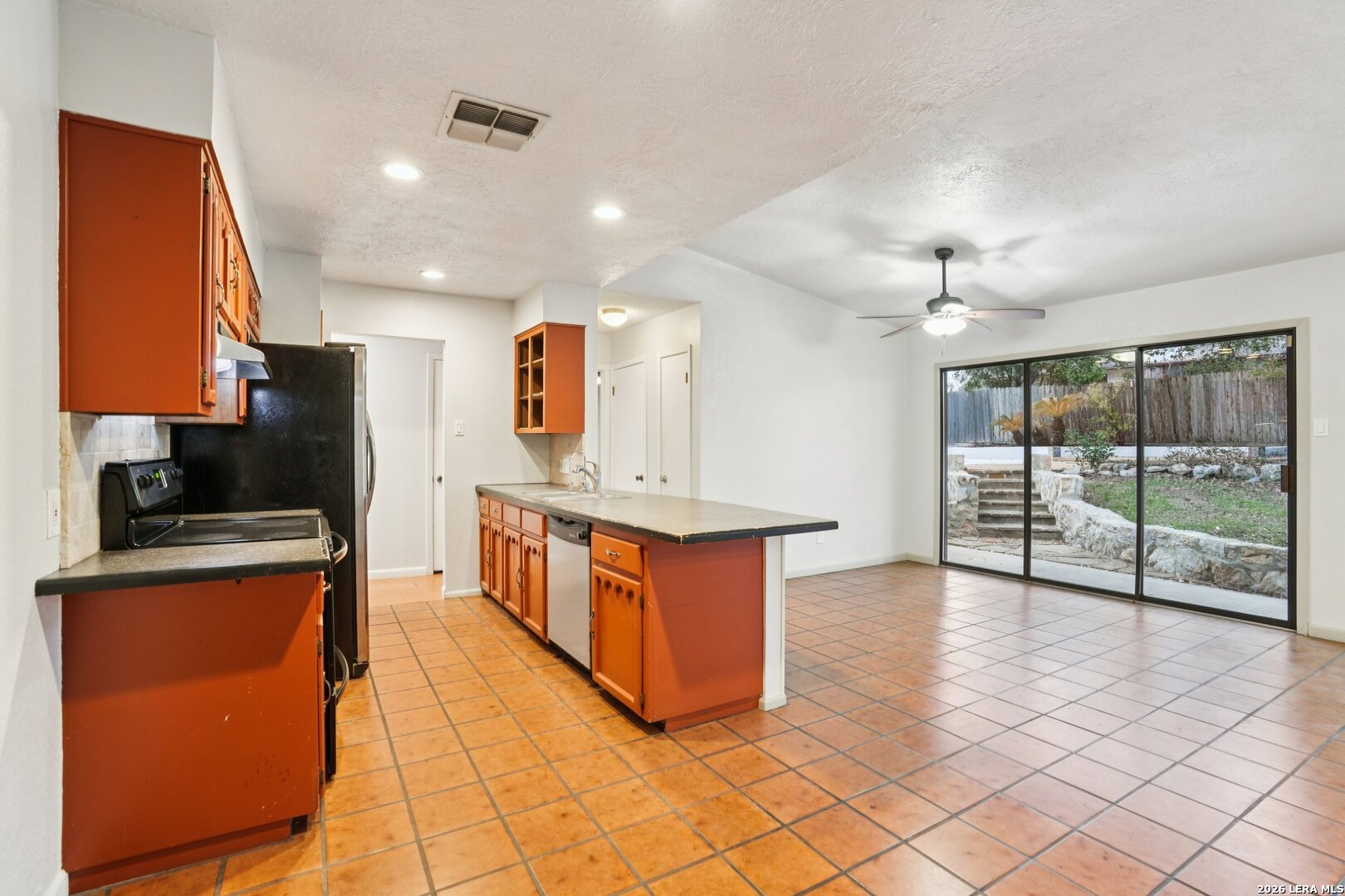 6306 Sunview Street Leon Valley, TX 78238 - Photo 12 of 40