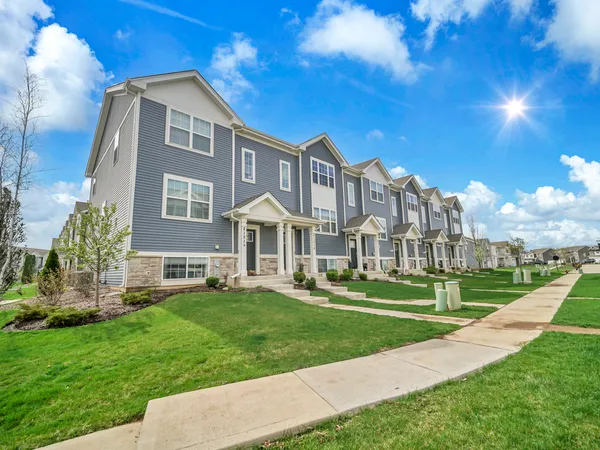 $285,000 | 2151 Sassafras Way, Unit B, Wonder Lake, IL 60097