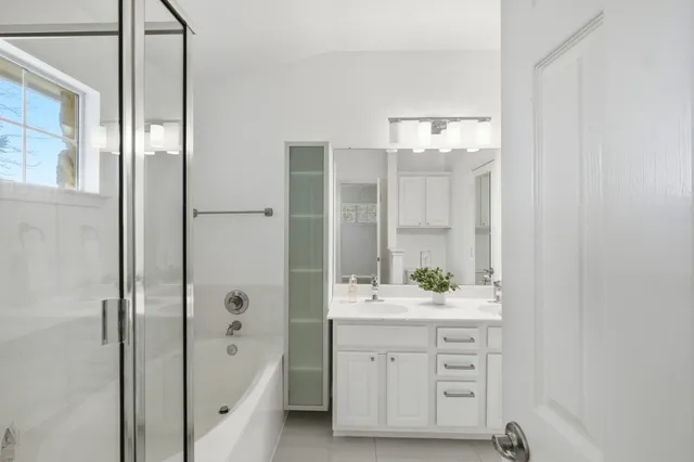 $328,000 | 1900 Scofield Ridge Parkway, Unit 203, Austin, TX 78727