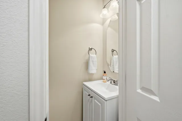 $328,000 | 1900 Scofield Ridge Parkway, Unit 203, Austin, TX 78727