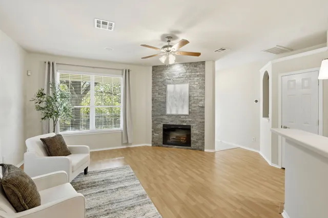 $328,000 | 1900 Scofield Ridge Parkway, Unit 203, Austin, TX 78727