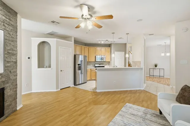 $329,000 | 1900 Scofield Ridge Parkway, Unit 203, Austin, TX 78727