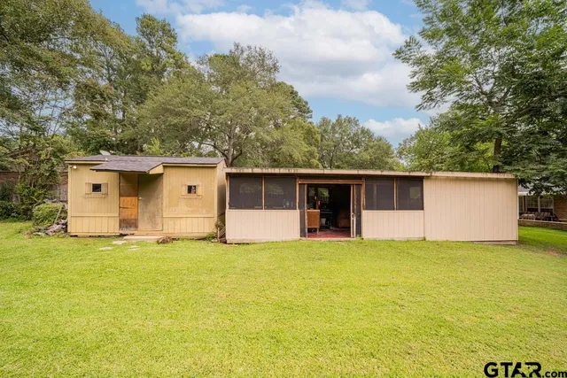 a view of a storage & utility room