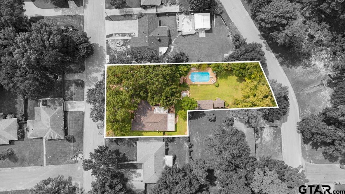 607 Green Oak Drive Longview, TX 75604 - Photo 45 of 48 an aerial view of swimming pool