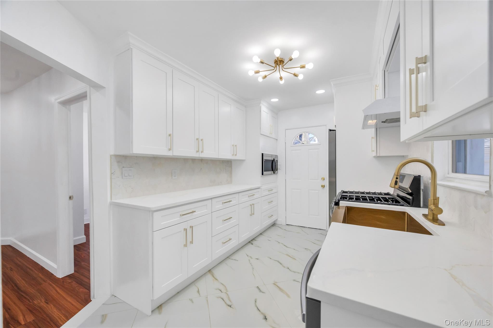 194-19 115th Road Queens, NY 11412 - Photo 13 of 37