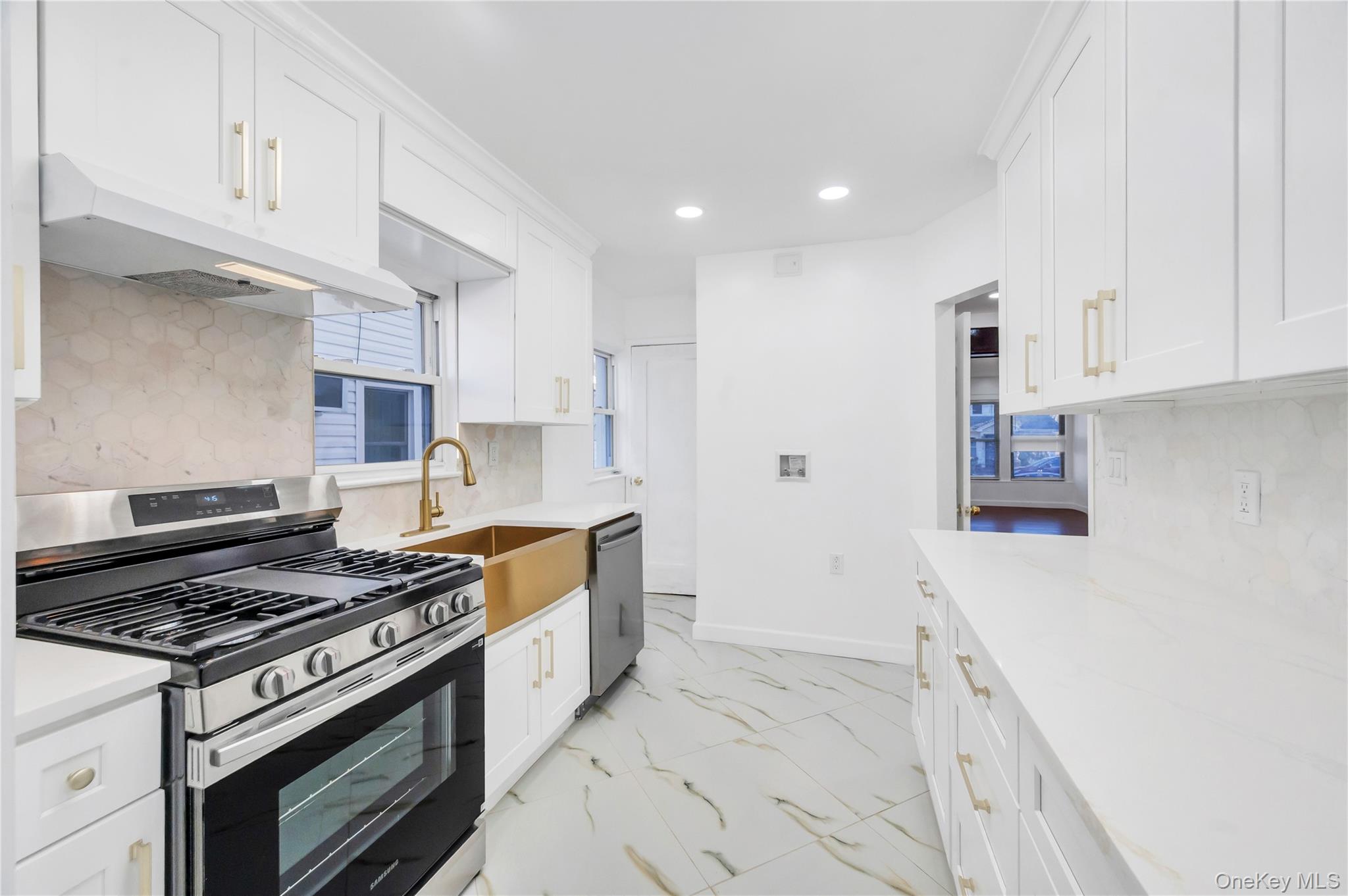 194-19 115th Road Queens, NY 11412 - Photo 14 of 37