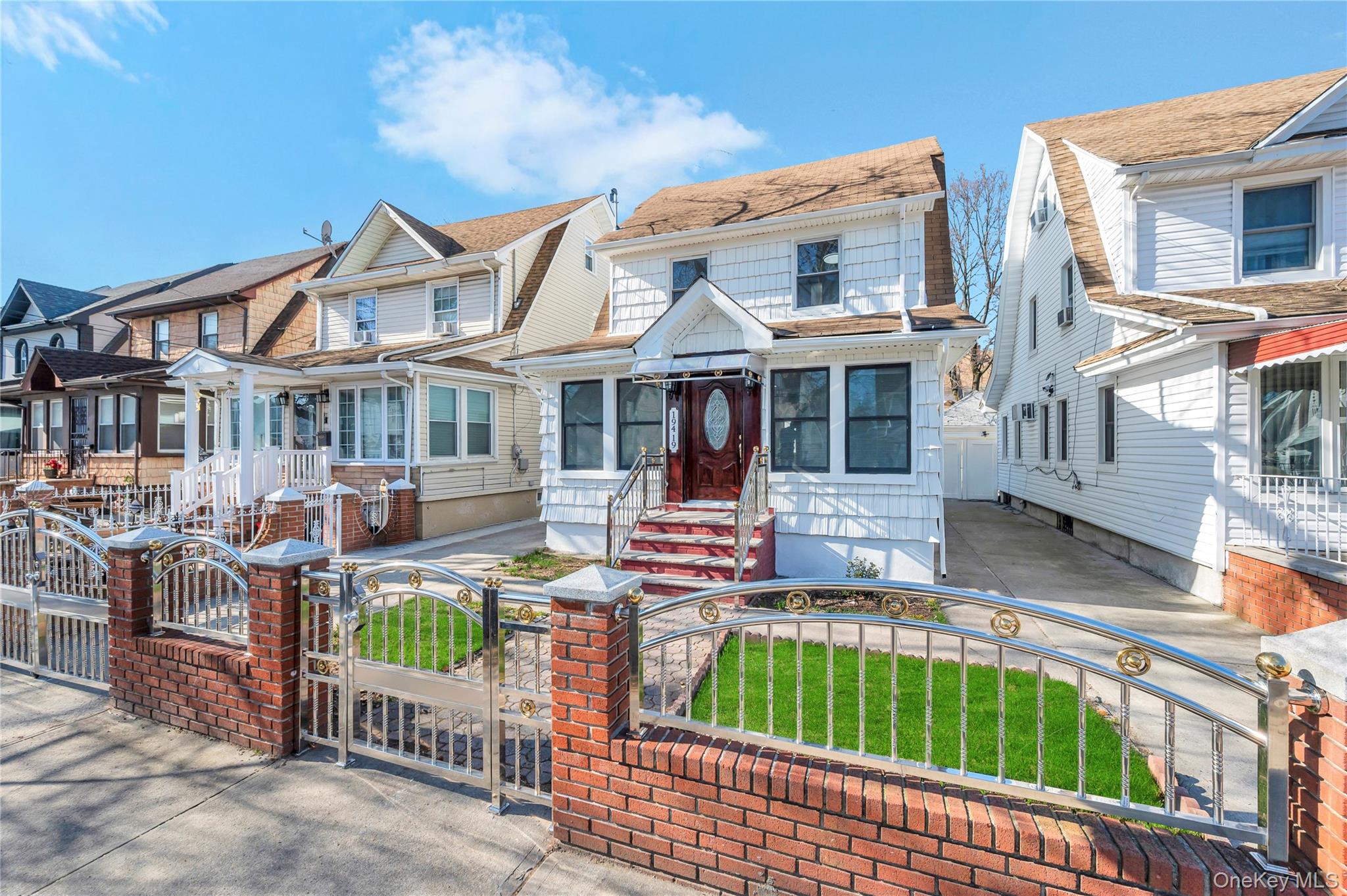 194-19 115th Road Queens, NY 11412 - Photo 5 of 37