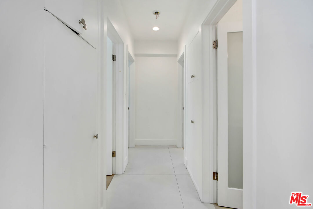 4166 Crisp Canyon Road Sherman Oaks, CA 91403 - Photo 22 of 55