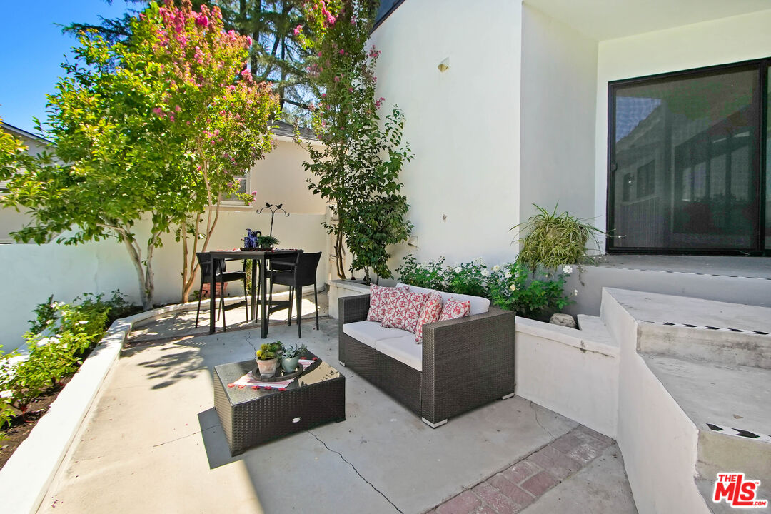 4166 Crisp Canyon Road Sherman Oaks, CA 91403 - Photo 43 of 55
