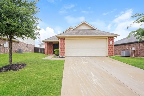 $1,900 | 4156 Summersweet Lane, Fort Worth, TX 76036