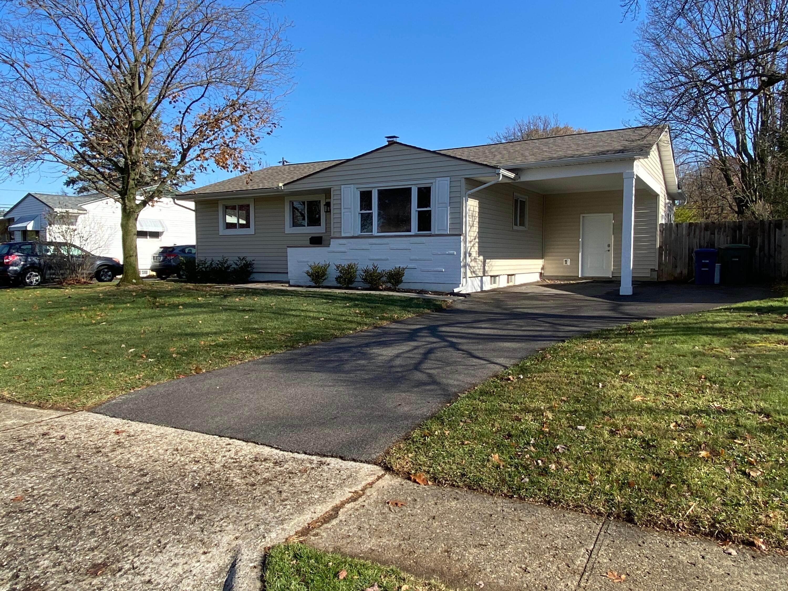 5318 Eisenhower Road Columbus, OH 43229 - Photo 2 of 27 Front 1