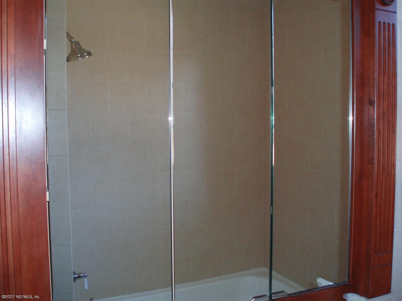 1605 Ridgeland Road Jacksonville, FL 32207 - Photo 5 of 10 Bathroom view 2