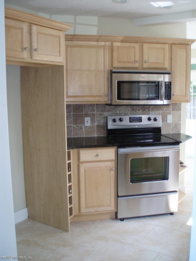 1605 Ridgeland Road Jacksonville, FL 32207 - Photo 9 of 10 Kitchen 1