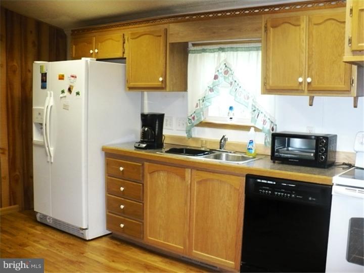 5701 North Layfield Road Perkiomenville, PA 18074 - Photo 4 of 10 Kitchen