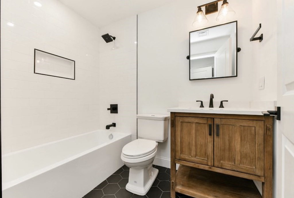 27 Suffolk Street, Unit 3 Chelsea, MA 02150 - Photo 11 of 20 Gallery Image 11