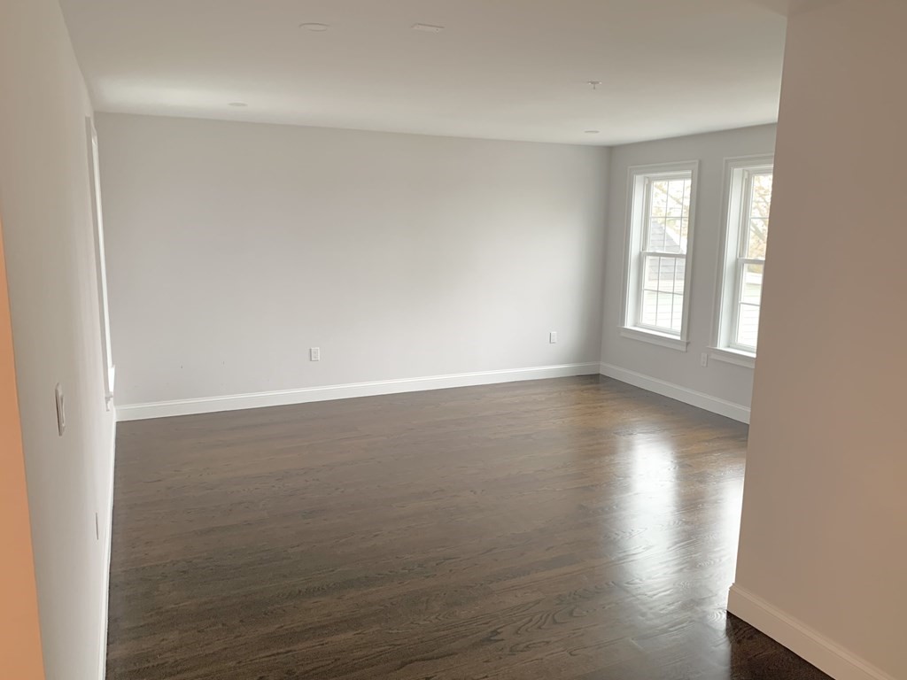 27 Suffolk Street, Unit 3 Chelsea, MA 02150 - Photo 7 of 20 Gallery Image 7
