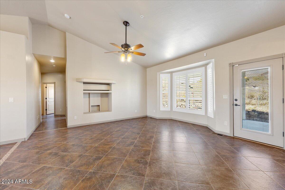 15420 East Upper Ridge Lane Mayer, AZ 86333 - Photo 9 of 57 09-Family Room