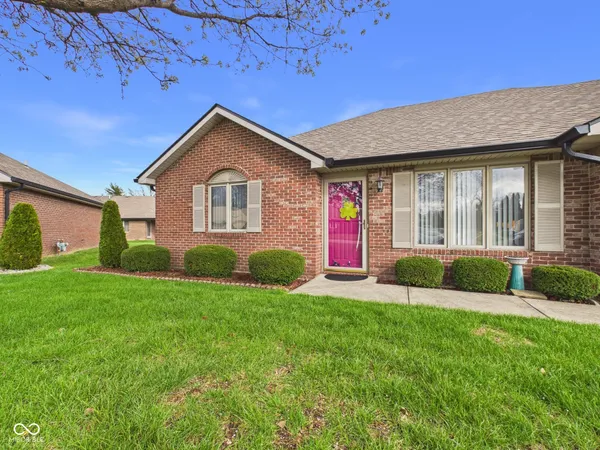 $205,000 | 2819 Peachtree Court, Unit 38, Anderson, IN 46012