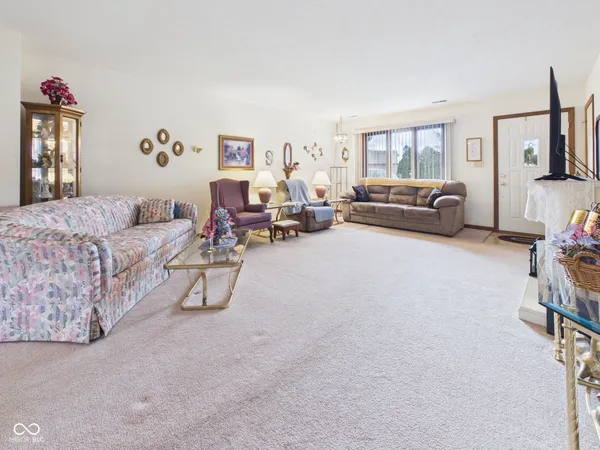 $205,000 | 2819 Peachtree Court, Unit 38, Anderson, IN 46012