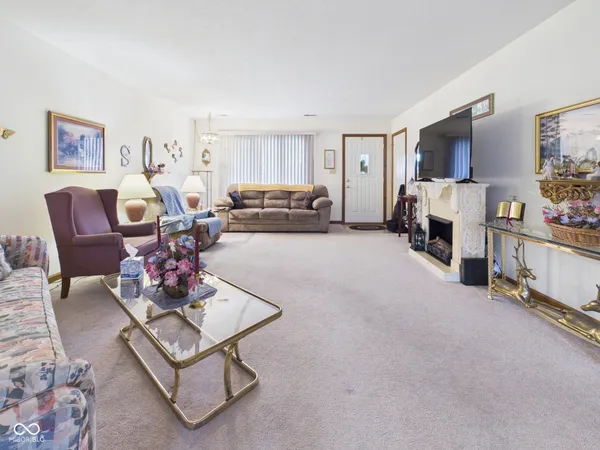 $205,000 | 2819 Peachtree Court, Unit 38, Anderson, IN 46012