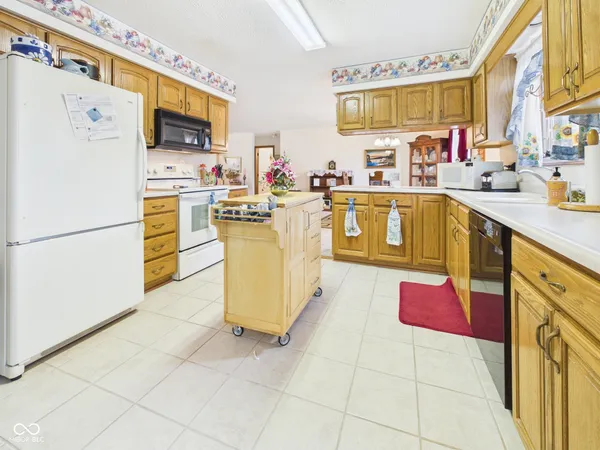 $205,000 | 2819 Peachtree Court, Unit 38, Anderson, IN 46012